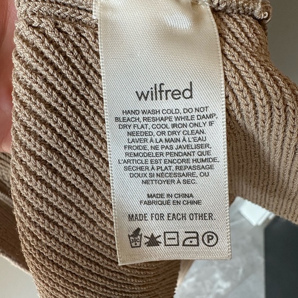 Aritzia Wilfred Cayenne Top - Picture 7 of 7